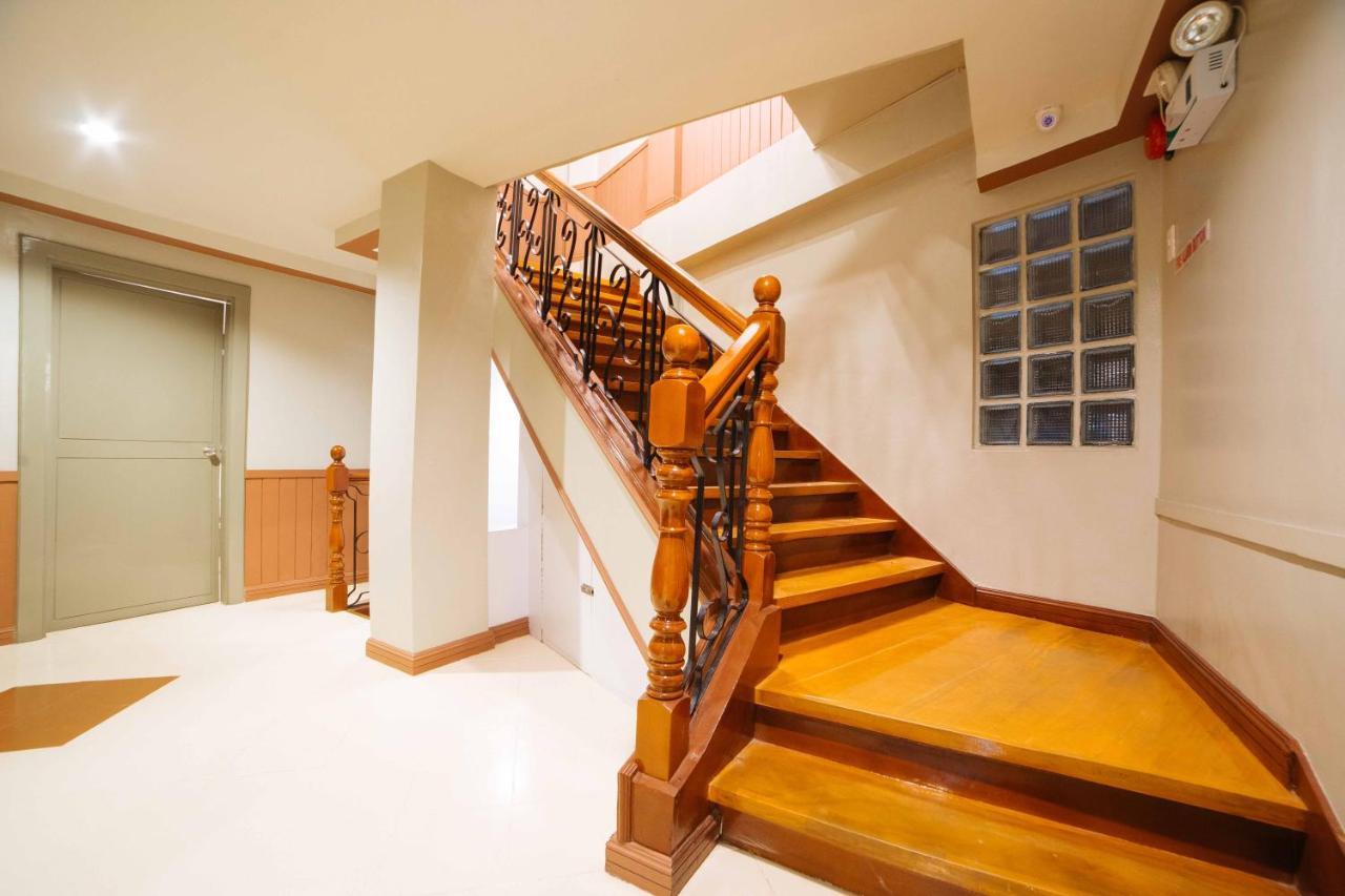 Reddoorz Plus Near San Pedro Cathedral Davao City Εξωτερικό φωτογραφία