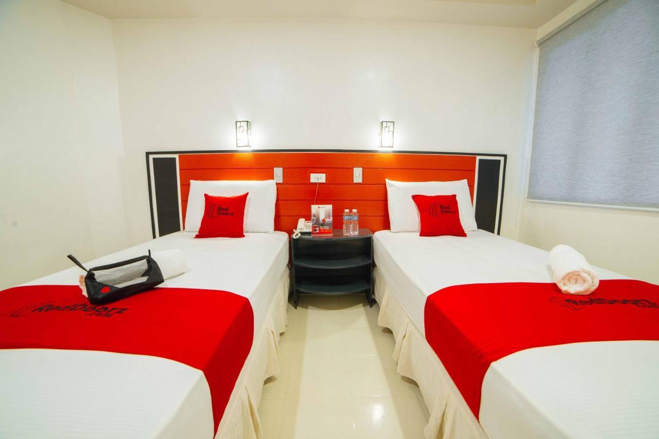 Reddoorz Plus Near San Pedro Cathedral Davao City Εξωτερικό φωτογραφία