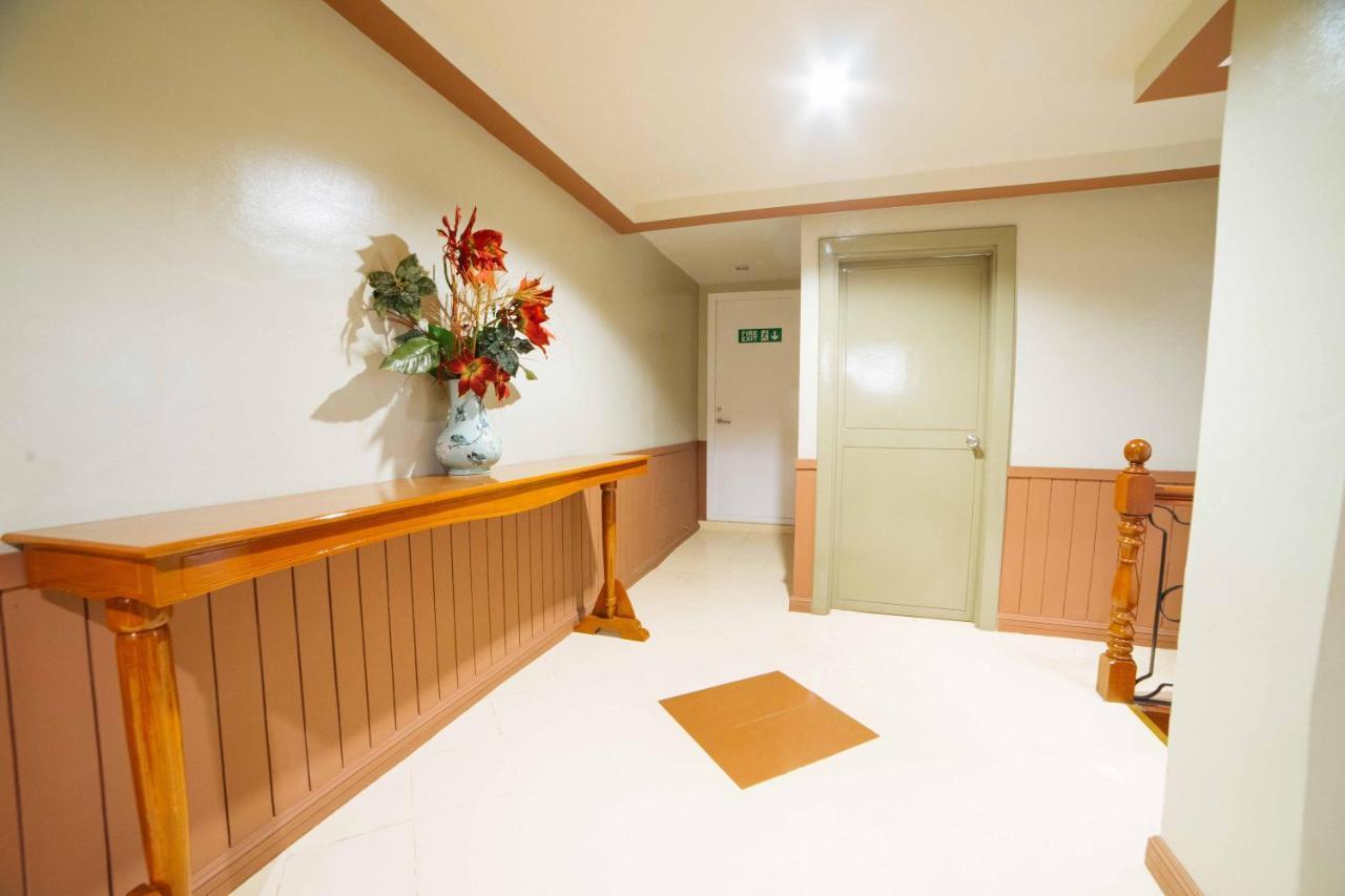 Reddoorz Plus Near San Pedro Cathedral Davao City Εξωτερικό φωτογραφία