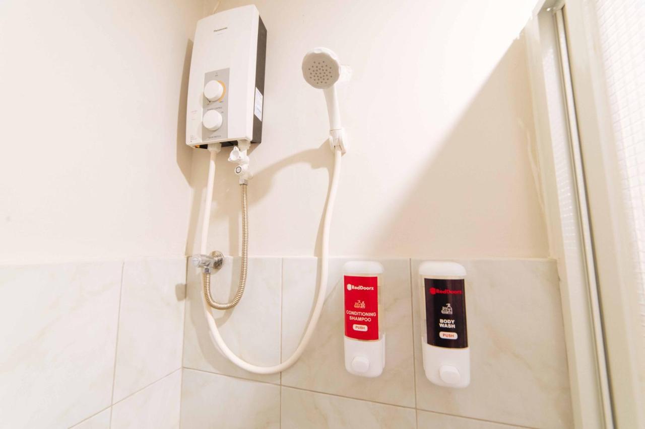 Reddoorz Plus Near San Pedro Cathedral Davao City Εξωτερικό φωτογραφία